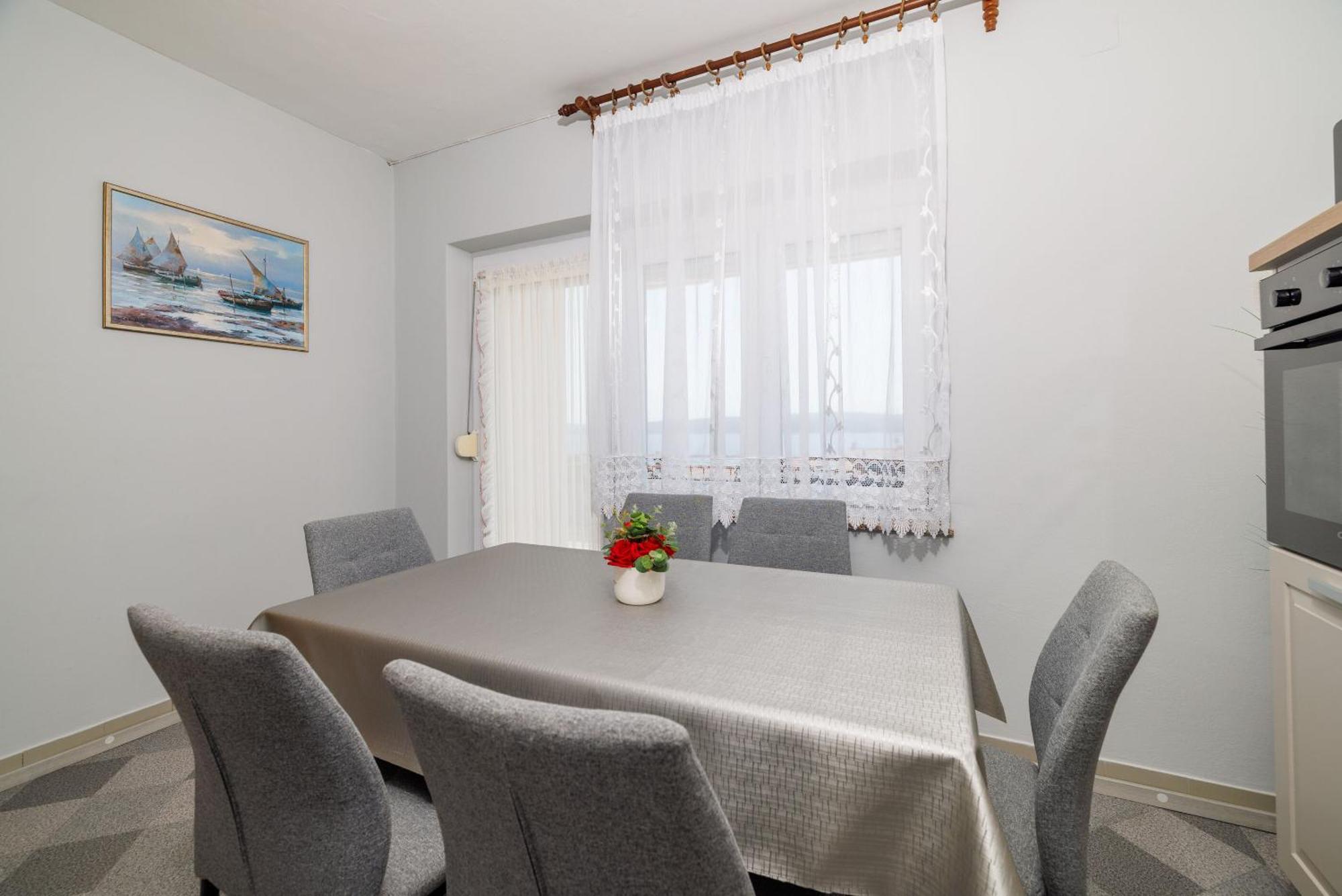 Apartments Melita Dramalj Exterior photo